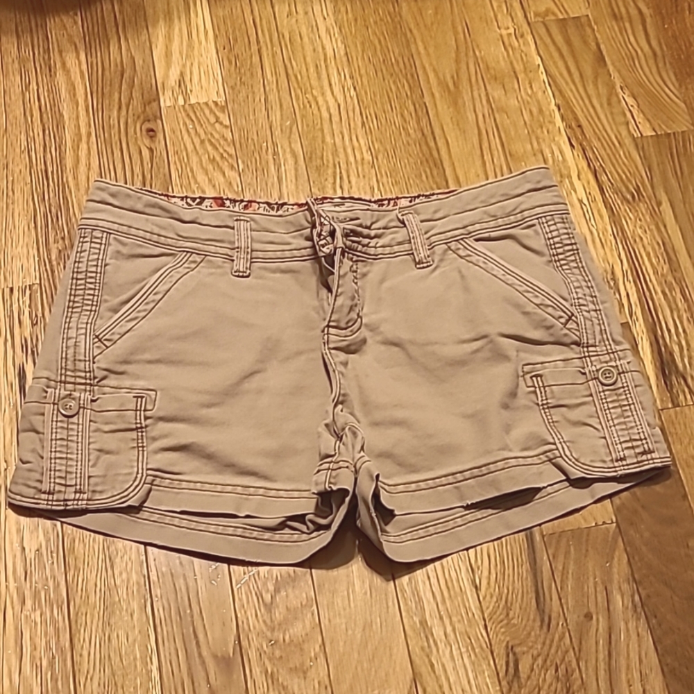 Women's Maurices Khaki shorts
